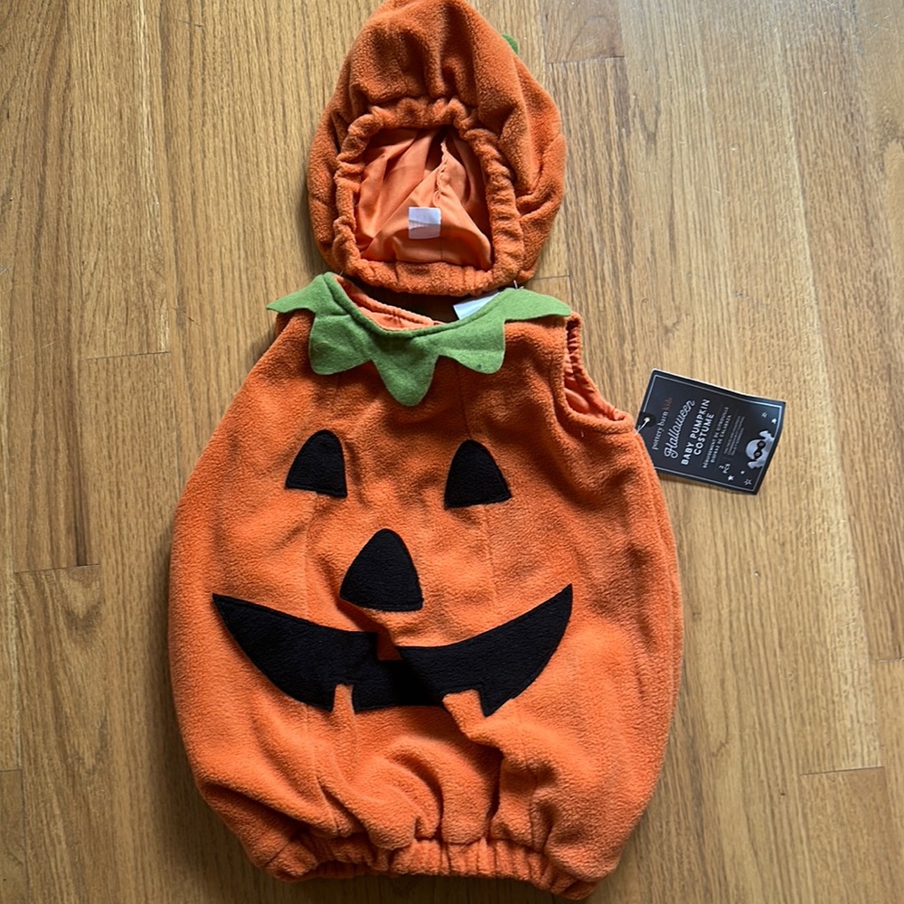 Pottery barn kids pumpkin Halloween costume 6-12months